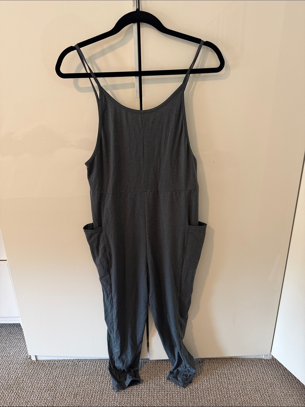 Vuori Women’s grey jumper XS